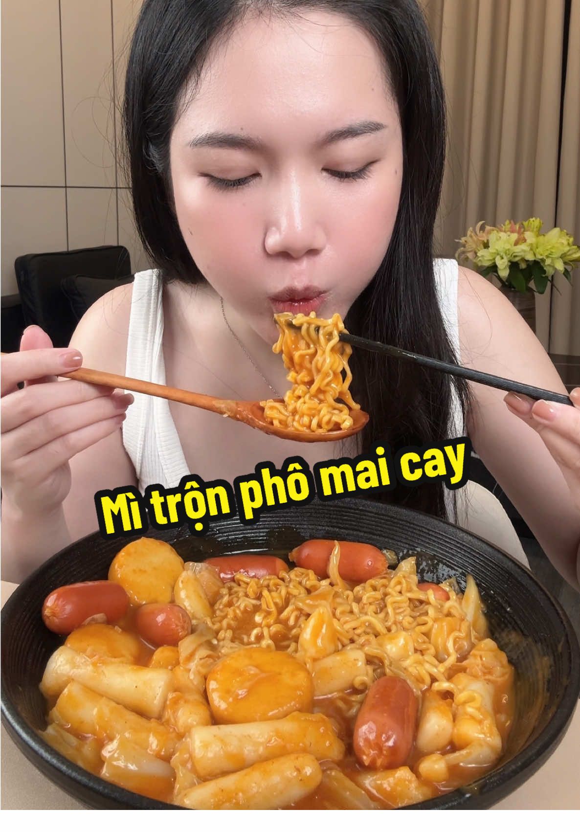 Mì trộn phô mai cay ăn cùng tokbokki nó hợp lắm luôn 🍝 #reviewdoan #doanvat #micay #mitron 