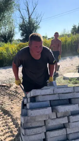 🧱Укладання тротуарної плитки Броварський і Бориспільський район. Клінінг бруківки. Оренда спецтехніки ☎️ (097)-892-94-52 #тротуарнаплитка #тротуарнаплиткабровари #тротуарнаплиткабориспіль #орендаспецтехніки 