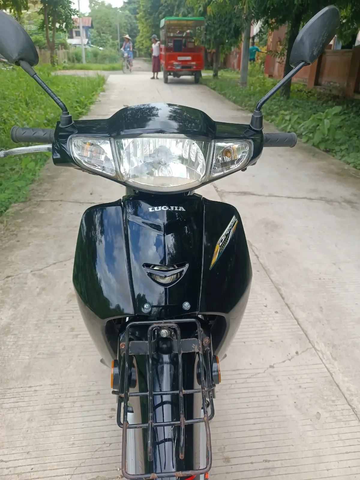 Luojia. drem 125အချောလေးရောင်းပေးဦးမည် အားပေးမဲ့မိတ်ဆွေများ 09687800748 helloလေးသာ