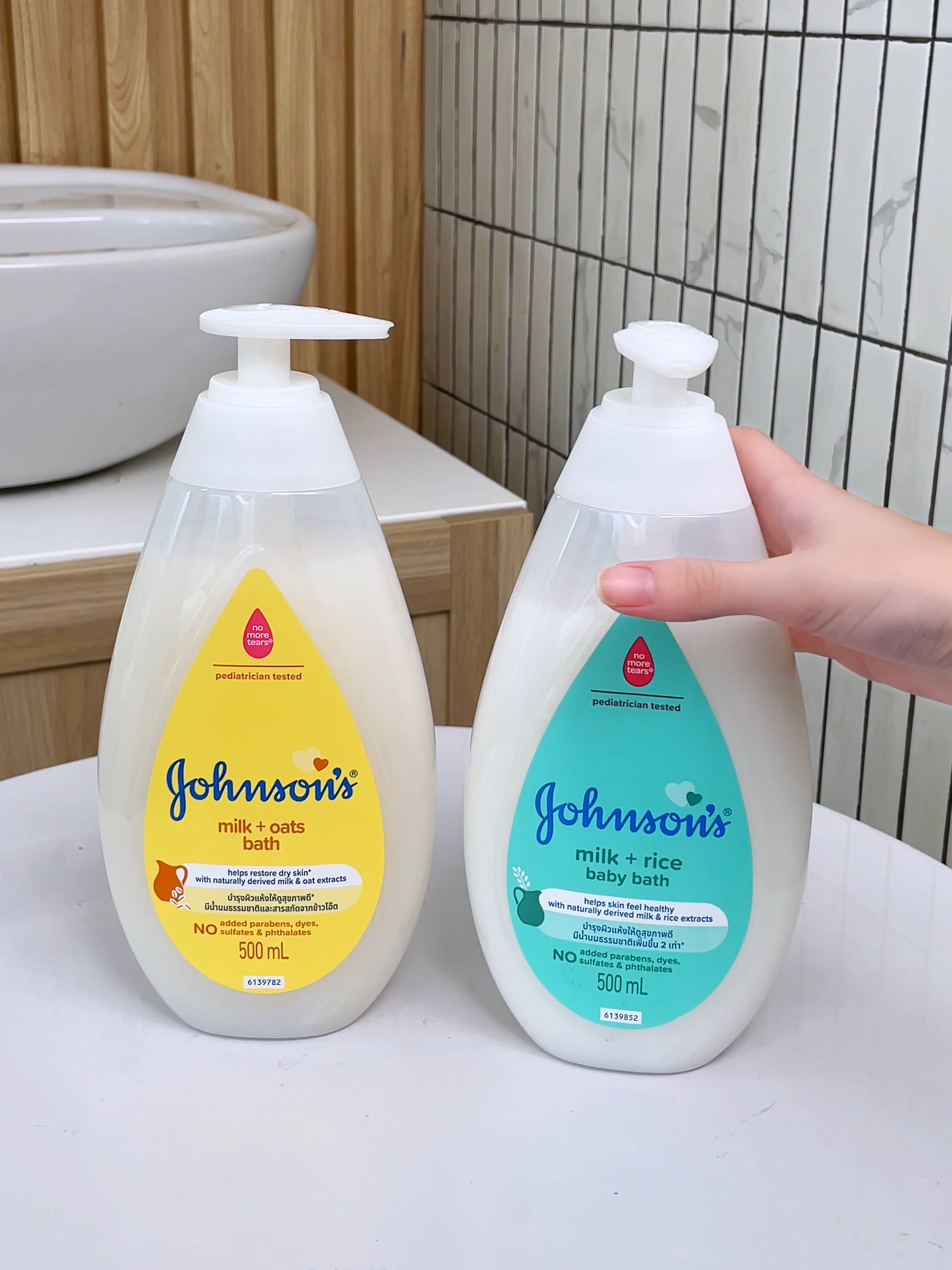 Imagine, may Buy 1 Take 1 pa on Johnson’s Milk + Rice and Milk + Oats Bath na may 2x moisturization para laging soft and smooth ang skin ni baby after every shower. 💖 Don’t wait too long kasi mabilis ma-sold out ang stocks kaya add to cart na habang nandiyan pa! 🍼💦 #johnsonsbaby #JohnsonsLive