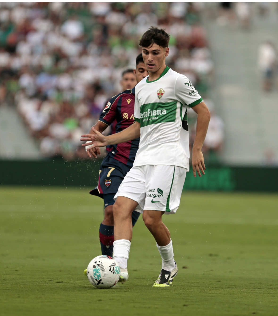 He is a DIAMOND. 💎 Rodrigo Mendoza x @Elche CF 🌴💚  #LALIGAHighlights #LALIGAEASPORTS #VUELVELALIGA #DeportesEnTikTok #ElcheCFLevanteUD