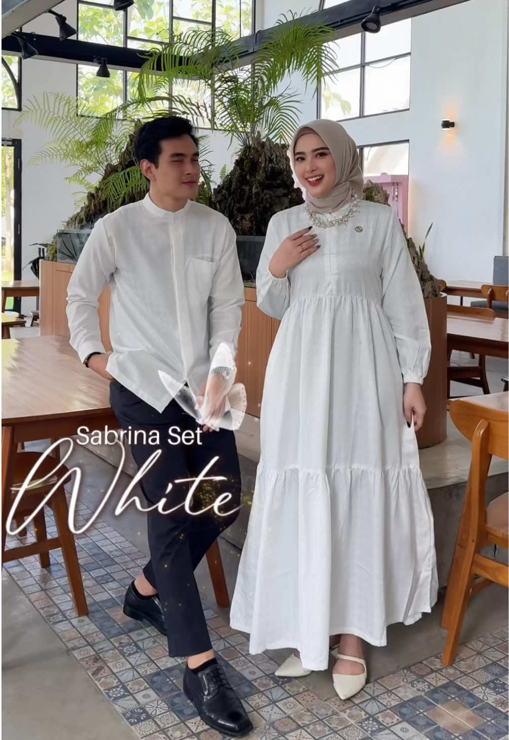 Sabrina set couple warna white secantik ini bunda. Terbuat dari bahan katun jaguar premium. Bahannya nyaman dipakai bun. Yuk bunda gercepin mulai dari sekarang juga ya🥰🫶#coupleset #couplesetkeluarga #bajulebaran #couplesetlebaran #gamis 