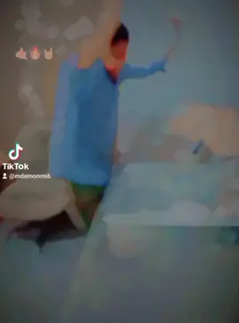 অসাধারণ নাচতে পারে 