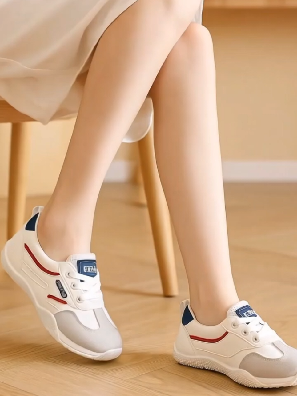 ✨ OOTD cantik & effortless dengan Sneakers Yuni 2! ✨ Simple, feminim, ringan, dan nyaman dipakai seharian. Tersedia warna Khaki & Beige yang mudah dipadukan dengan outfit apapun 🤍 ✔ Bahan PU berkualitas, awet dan nyaman ✔ Ringan, nggak bikin kaki pegal ✔ Desain simple – cocok untuk kuliah, kerja, atau jalan santai ✔ Bisa COD & sudah quality check sebelum dikirim 🚀 👉 Klik sekarang sebelum kehabisan size favoritmu! #sepatuwanita #sepatusneakers #sepatuwanita  #sepatu  #sneakers 