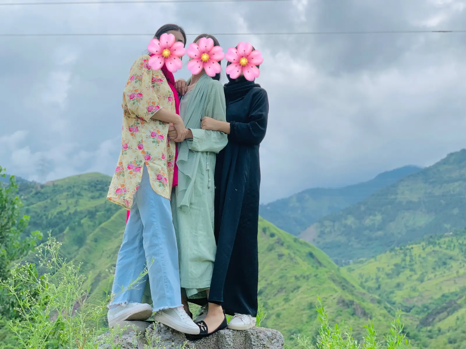 Some bonds are formed unexpectedly,&they become very special.Just like that,a similar bond has developed with both of you🫂🫀@Ifraah Mughal +komaly❤️‍🩹