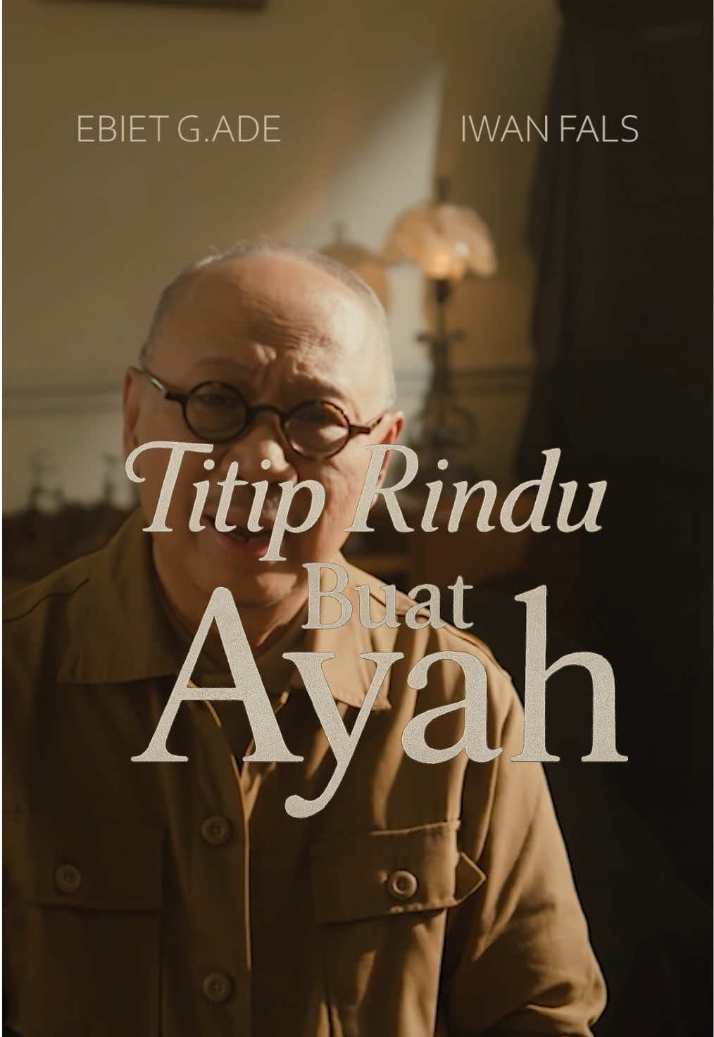 Untuk semua kerinduan dan rasa cinta, semoga dengan lagu Titip Rindu Buat Ayah kita bisa sama-sama saling menguatkan ❤️ Selamat menonton dan mendengarkan 'Titip Rindu Buat Ayah' di Channel YouTube Musica Studios. #MusikDiTikTok #TitipRinduBuatAyah #EbietGAde #IwanFals 