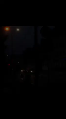 وحلفت انك لا تميل مع الهوي ..اين اليمين واين ما حلفتني😟