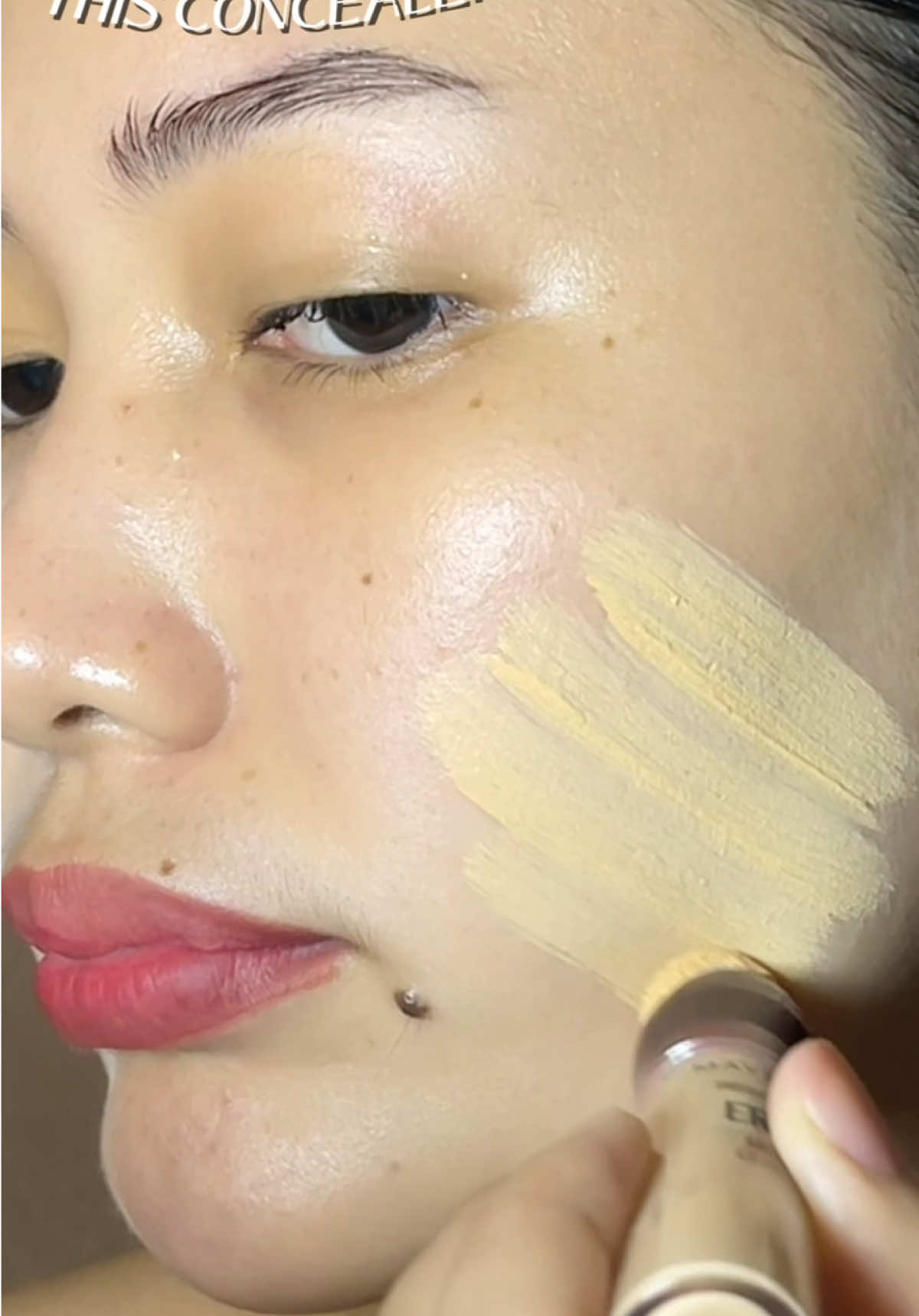OG CONCEALER ERASES IT ALL: Can cover eyebags, redness, and dark spots Available in 9 shades Has a Cushion Applicator IG: @maybellinephshop TK: @maybelline_ph #MaybeItsInstantEraser #InstantEraserPH #MaybellinePH