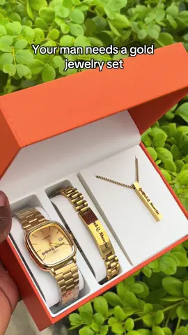 Your man asked for a gold jewelry set,and you got him this  ☎️WhatsApp us on 0551192790 to order  #customizedgifts #engravedjewelry #engravedgifts #personalizedgifts #personalizedjewelry 