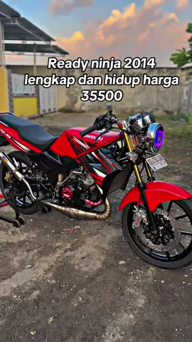 Ready lagi ninja tahun 2014 , untuk surat surat lengkap dan hidup panjang ,blok jaminan tidak ob , harga 35500 wa/hp 082232414563 lokasi jember jatim ( maps riwariwigarage )#riwariwigarage #ninjamodifikasi #ninjass #2strokelover #ninjassmerah 