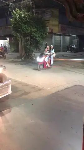 kasasakay kolang gusto kona bumaba