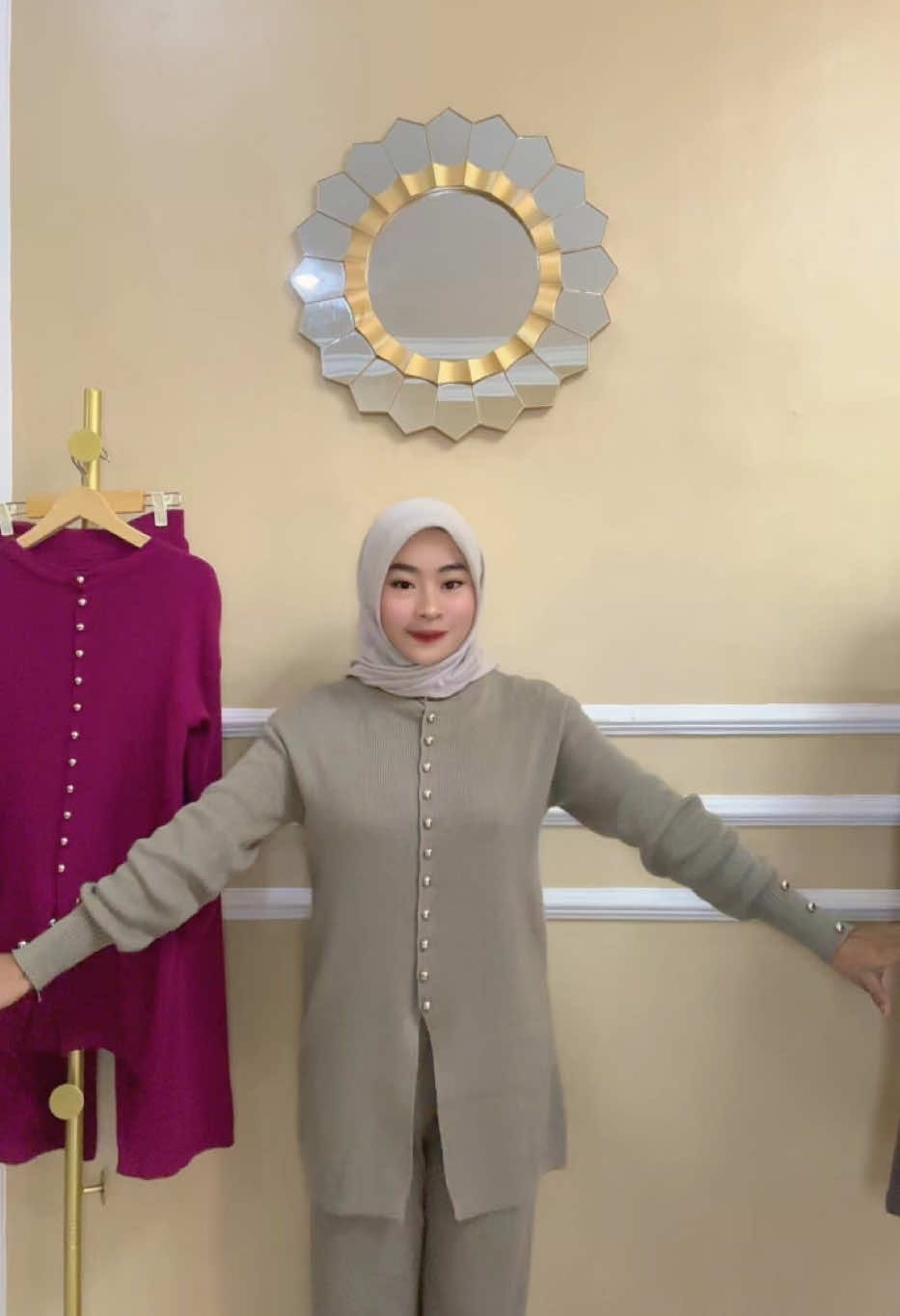 Is comeback guyssss🥳jangan lupa join live jam 18:00🥰