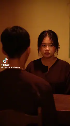 Yêu nước bởi vì trong đất nước ấy có cả người Thương. Câu chuyện của cụ Lê Hồng Phong và cụ Nguyễn Thị Minh Khai. (Họ bỏ đi cái riêng của bản thân mà hướng đến cái chung là Bảo vệ Đất Nước).