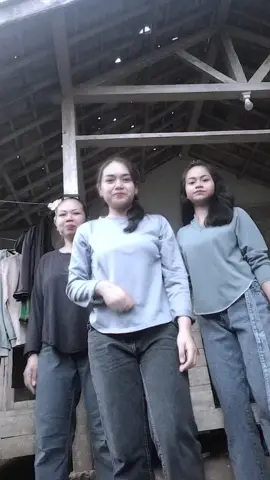 Hiburan dulu😅#fypage #fypシ゚ @nisaSukapokyy @#iraya@19 