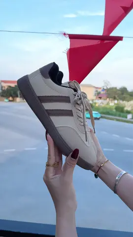 Giày thể thao nữ 2 vạch Nam Nữ #xuhuongtiktok #xuhuong #giaynu #giaythethao #giaythethaohaivach 