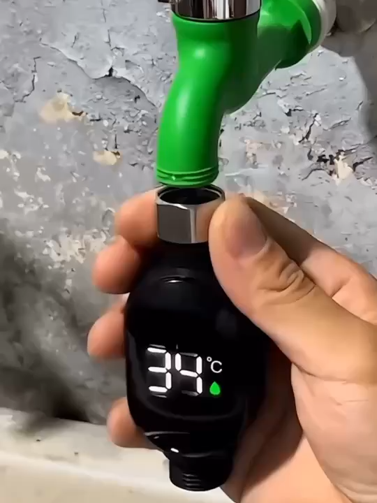 คนมีครอบครัวต้องมี! จอแสดงผลอุณหภูมิฝักบัว LED พร้อมเทอร์โมมิเตอร์วัดอุณหภูมิน้ำอาบ เหมาะสำหรับอาบน้ำเด็กและทารก ปรับอุณหภูมิน้ำได้อย่างแม่นยำ ปลอดภัยทุกครั้งที่อาบน้ำ🚿 #อุปกรณ์อาบน้ำเด็ก #จอแสดงอุณหภูมิฝักบัว #เทอร์โมมิเตอร์น้ำ