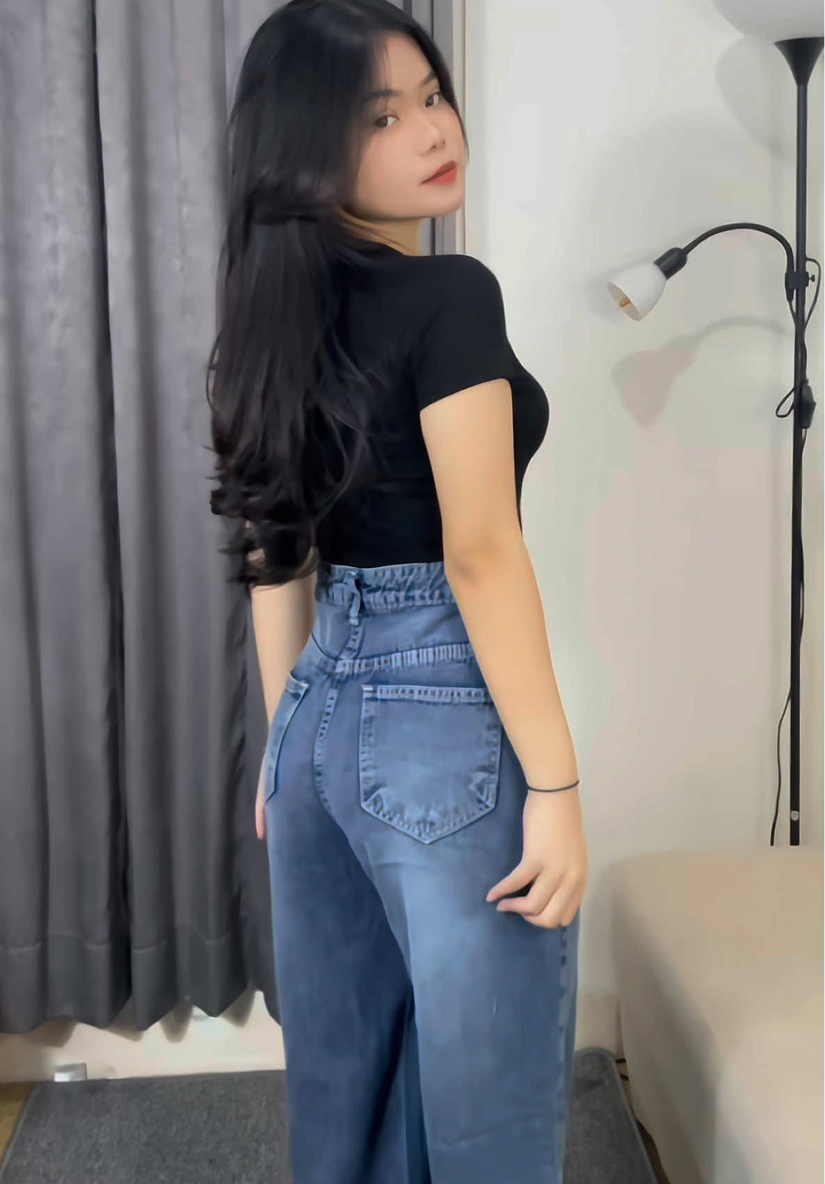 Outfit mager tapi tep on point xixixi 🤩🫵🏻😘 #outfitideas #outfitinspo #outfitinspiration #jeanshighwaist 