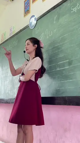 ใช้ไมค์สอนแข่งกับนักเรียน 🎤#ไมค์ช่วยสอน #ครูวิทยาศาสตร์ #ครูประถม #สื่อการสอน 