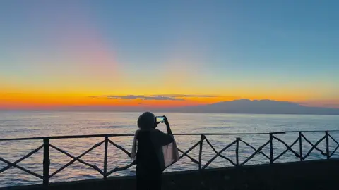 very beautiful🤍 #sunset #pantailemolemobulukumba 