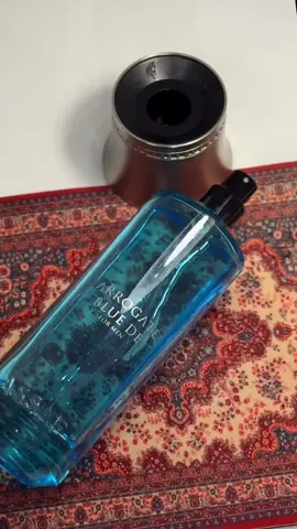 عطر اروقيت بلو من عساف العطر مزيج بين عطرين فخمة ، كريد افنتس ابسولو + ديور هوم سبورت  عطر صيفي رجالي ينفع تستخدمه حتى في الشتاء لان العطر ثقيل وفخم🔥 متوفر لدينا للتجربة والإقتناء 👌🏻 حياكم محلنا في سوق واقف الوكرة 