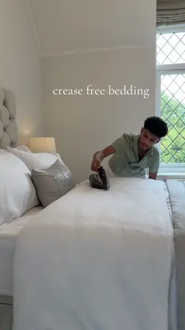 Easy way for crease free bedding 🩷 #CleanTok #cleaningtips 