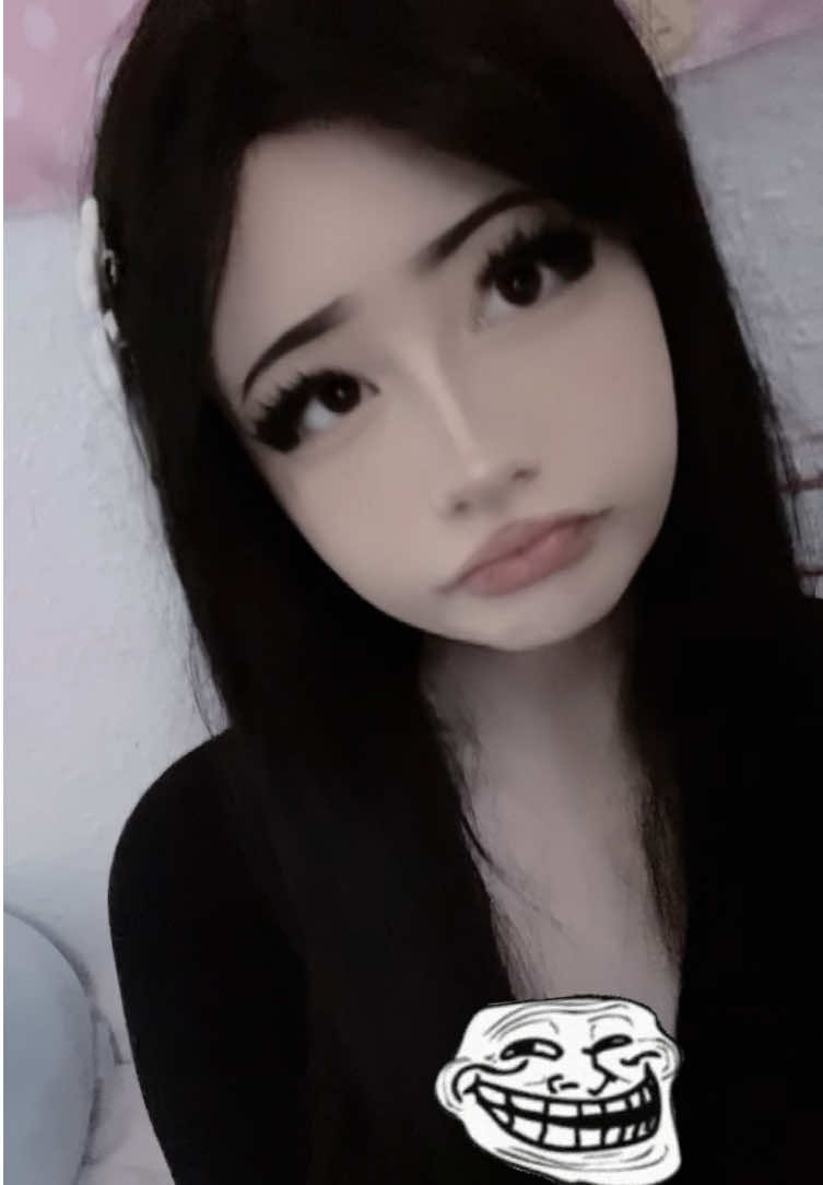 Ppl saying how all my posts r the same but genuinely what else am i supposed to post bruh js lemme spam whatever 😪 #foryou #fyp #viral #cutemakeup #cutecore 