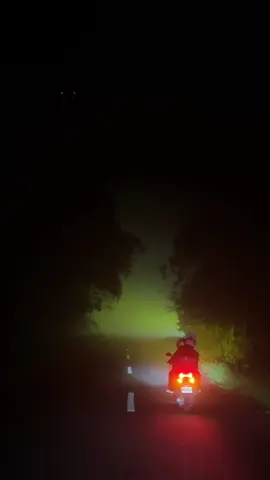 Chill ride lang daw kaso ginabi 🥹 May part pa sa km 87 na hati yung daan due to landslide, kaya palakasan nalang talaga ng guardian angel 🤣 Special thanks sa MDL nila @DZ Campventures @NM’s Moto Diaries 08.31.25 #fyp #foryoupage #nightride #longride #marilaque 