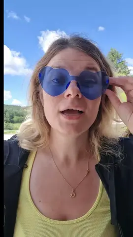 Aujourd'hui on casse le mythe de la motivation. Non etre motivé ne suffit pas ! C'est ma discipline qui te fera réussir. Salut, moi cest camille et depuis plus de 5 ans j'accompagne des joueurs et sportifs dans l'atteinte de leurs objectifs de performance.  #performance #santementale #motivation  #lillaka 