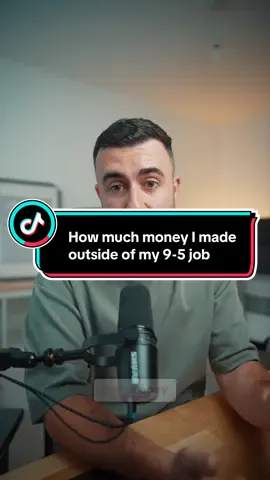 How much money I made outside of my 9-5 job in August 💷  Thank you @Mia McGrath, @Tom's Personal Finance & @Mark | Personal Finance 💷  for the video inspo 💡 #sidehustle #PersonalFinance #tiktokincome #creatorfund 