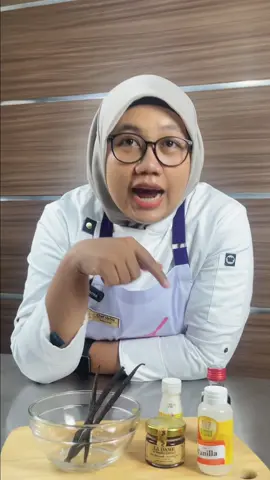 ✨ Dari Rp8.000 sampai Rp3.000.000/kg! ✨ Tau nggak sih, vanilla itu ada banyak jenisnya? 😍 Mulai dari yang terjangkau sampai premium kelas dunia. Bedanya apa? Dan kenapa harganya bisa sejauh itu? Yuk kita bahas bareng Chef Uphie 💛 #vanilla #bakingtips #belajarbaking