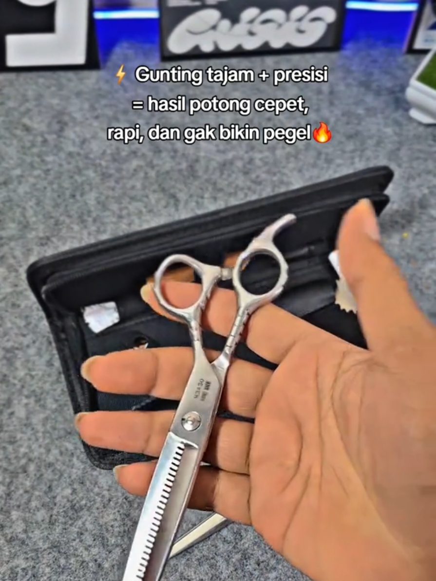 ❗️Rekomendasi banget buat kalian para tukang pangkas rambut barbershop #Gunting #pangkasrambut #barbershop #koryunikko #scissors 