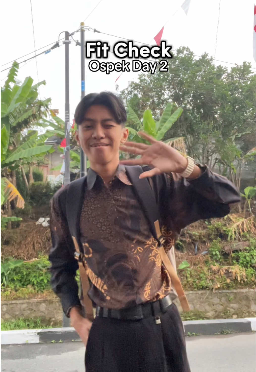 Fit chekk buat pkkmb yuntieddduwar,,, #fitchecks #outfit #batik #bajubatik #pkkmb #grwm #getreadywithme #outfitoftheday #fyp #masukberandafyp #ospek #untidar #maba 