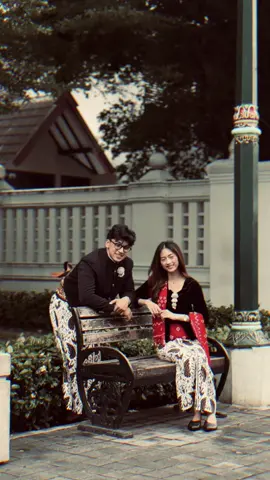 AKU KAMU DAN ADAT JAWA  • Sewa busana mulai dari 25rb/orang • Foto 5rb/File • Reservasi WA:08174735599 #jasafotojogja #jasafoto #fotobusanaadatjawa #malioboro #CapCut @bia & key @key @b 