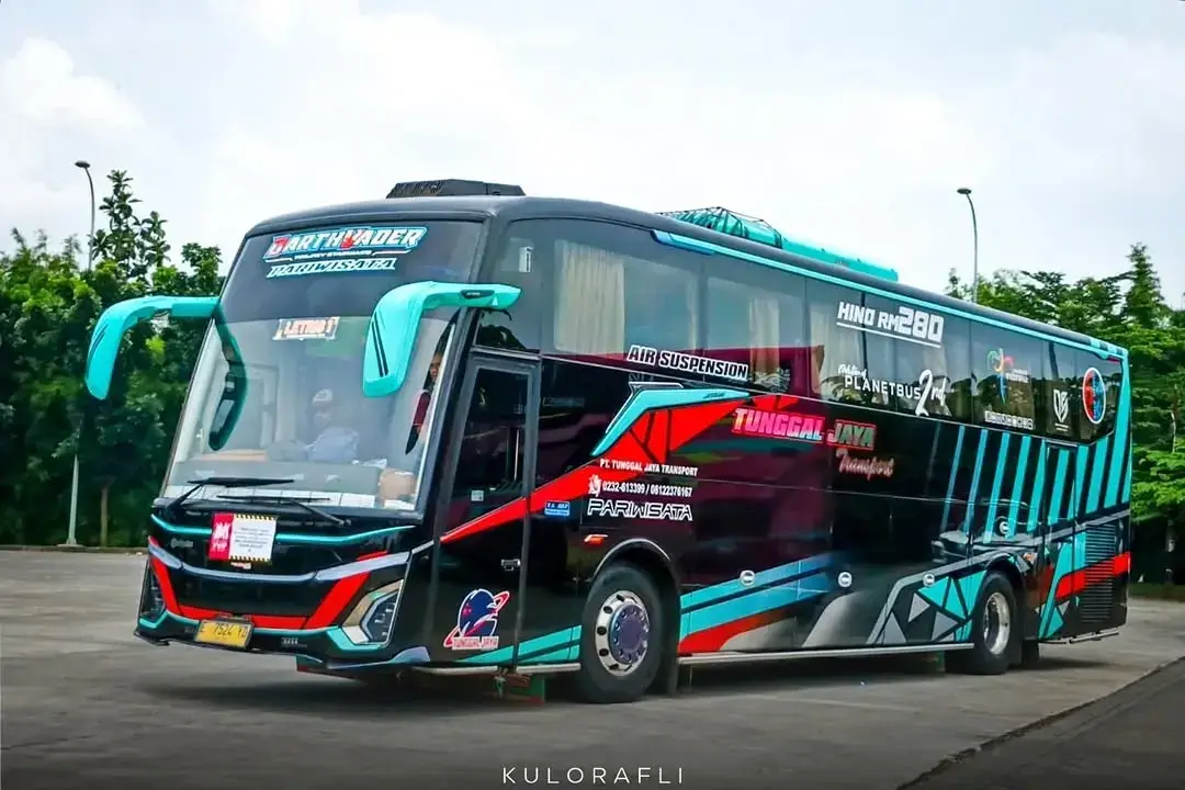 Ready bulan September Oktober November Desember 2025  Reservasi unit bus siap melayani jemputan wilayah  Jabodetabek Melayani : Wisata, Ziarah, Wisata religi, Study tour, besanan, family gathering, kunjungan industri Berbagai destinasi Jawa, Madura, Bali, Lombok,Sumatra Fasilitas : ✓ Unit fresh ✓ Bisa request seat 2-3 atau 2-2 & Legres 32 seat  ✓ AC ✓ Audio ✓ Smart TV ✓ Dispenser ✓ Cool box ✓ Karaoke ✓ Charger 🚍 Ready single glass / double glass 📞 Kontak Reservasi 1x24jam * Inbox * WhatsApp 089618633324 📍Lokasi pool jalan raya Linggar jati desa Bojong kecamatan cilimus kabupaten Kuningan