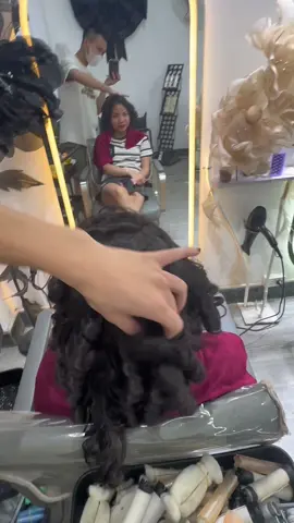 Tóc xoăn & duclio hair  0869.88.9281  Add: cổng làng vạn điểm hướng về cát đằng 50m  Cạnh winmart