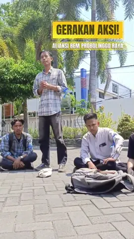 Kemanusiaan Di Atas Segalanya  mungkin kali ini kita turun hanya mengangkat isu nasional karena di situasi yang mencekam ini kami ingin membuktikan bahwa gerakan demo mahasis bisa kondusif kita akan turun lagi atas kepentingan rakyat kecil  sampai jumpa di kegiatan berikutnya kawan kawan  #kemanusiaandiatassegalanya #demo01september2025#dprdkotaprobolinggo #mahasiswabukankriminal 