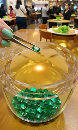【4K】【ASMR】Emerald Crystal Bloom in Golden Liquid #relaxingvideo #crystalball #asmrsounds #oddly #oddlysatisfying 