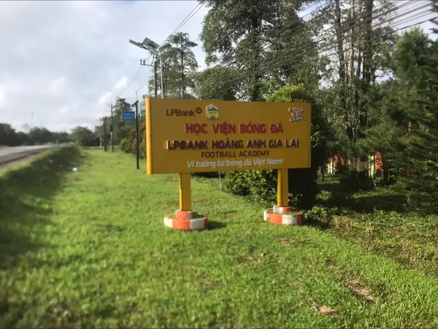 #u15hagl #xuhuongtiktok #bóngđá #clbbongdahoanganhgialai #đammê Tự tin bước tiếp con đường mình đã chọn thôi nào 🍀⚽️@Hoang Anh Gia Lai FC 