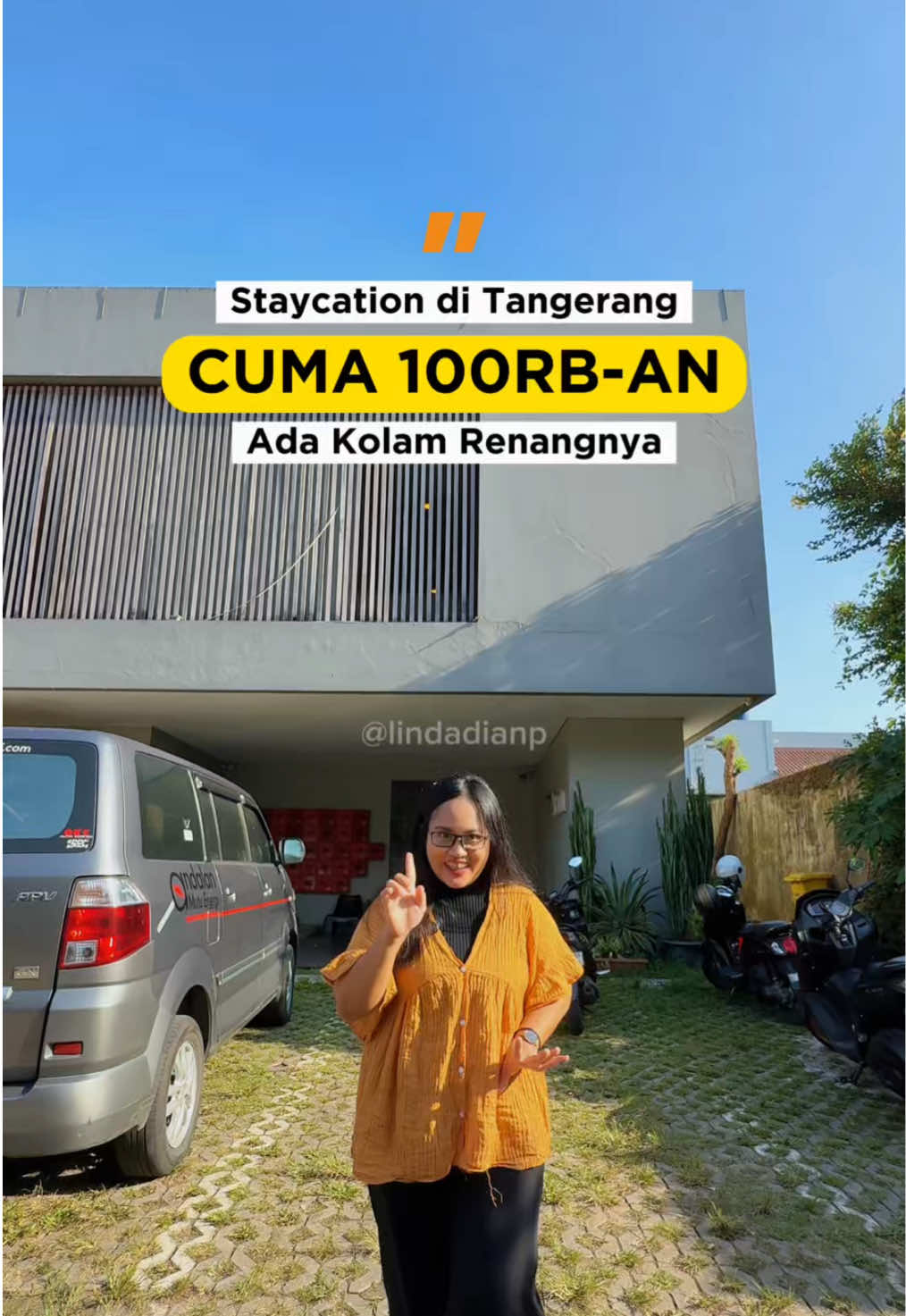 Hotel murah tangerang cuma 5 menit ke Supermall Karawaci dan ada kolam renangnya guys!! Menurut kalian worth gak nih?? Btw bookingnya lewat tiktok yaa guyss, caranya - klik tag lokasi hijau di video ini (bisa liat tanda panah merah di video) - Atur tanggal check in - klik pesan - lanjutin step2nya sampai ke pembayaran #jelajahhotelakhirpekan #StaycationAkhirPekan #JelajahAkhirPekan #HealingBarengKeluarga #hoteltangerang 