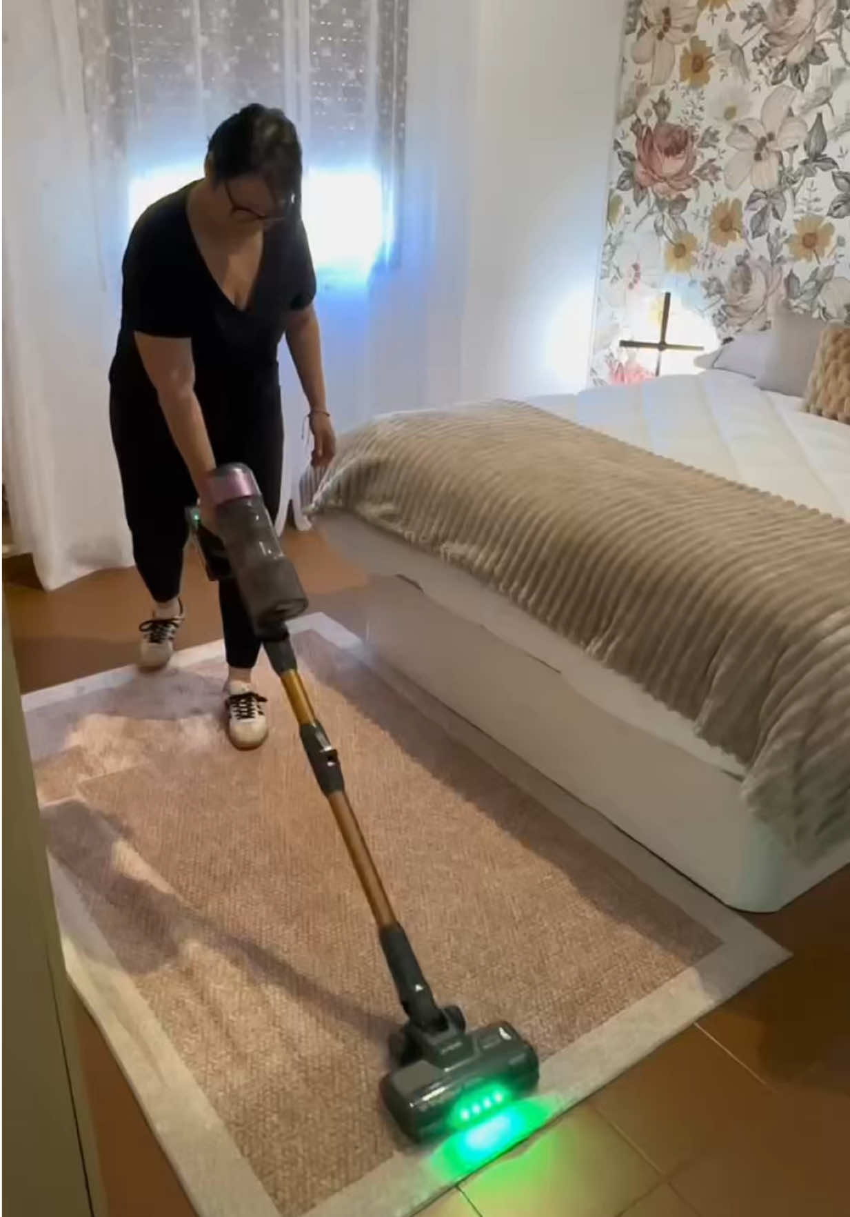 **Te has preguntado algunas vez,quien está siempre a tu lado??                  Estas palabras de @BeatrizBena_ me hizo reflexionar 🤔                                         *Que solo las personas que realmente se preocupan por ti son las que pueden oírte cuando estás en silencio #yolandavaquitayoli #limpiarlacasa #orden #tipsdelimpieza #hogar 