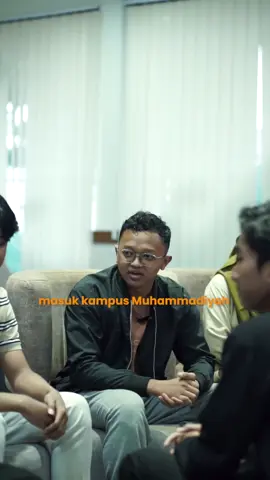 Apa hukumnya masuk universitas Muhammadiyah tapi gak gabung IMM? Yuk simak jawaban Ustadz Kalcer @bachrulalam_ di atas!!! 🔥 #mastaump2025 #mastaump #hijaukanbumi #SadarDiriSadarEkologi @Bachrul Alam #BersamaBerdampakNyata              