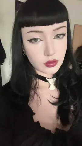 Can a goth girl sparkle like a unicorn in peace please…. 