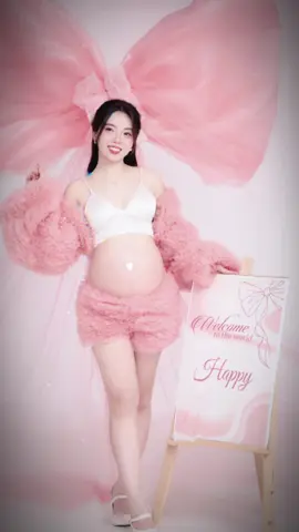 Cảm giác hạnh phúc khi là mẹ chưa bao giờ thật sự trọn vẹn, cho đến khi con đến bên.🎀🎀#chupanhstudio #chupanhdep #chupanhnhethuong #chupanhbau #chupanhcapdoi #chupanhgiadinh #fyp #MẹBầu #HànhTrìnhMangThai 
