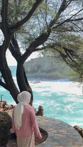 Pov main ke negeri dongeng 📍Pantai Gesing/gesing wonderland Gunung Kidul cantik bangettt #wisatajogja #pantaijogja #gunungkidul #gesingwonderland #pantaigunungkidul 