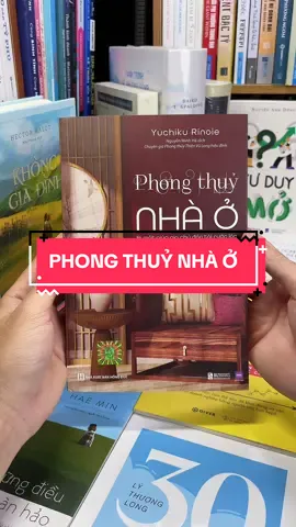 38 Lá Thư Rockefeller Gửi Cho Con Trai – Bí mật dạy con thành công của tỷ phú đầu tiên trong lịch sử. Bạn có bao giờ thắc mắc: Một trong những người đàn ông giàu có và quyền lực nhất thế giới – John D. Rockefeller – đã dạy con mình thế nào để giữ vững sự nghiệp lẫy lừng? “38 lá thư Rockefeller gửi cho con trai” chính là lời giải đáp. Trong 38 bức thư, Rockefeller không chỉ truyền lại bài học về tiền bạc, kinh doanh, mà còn là những nguyên tắc vàng về quản lý thời gian, đạo đức, cách đối nhân xử thế và bí quyết xây dựng sự thịnh vượng bền vững. Đọc cuốn sách, bạn sẽ thấy những bài học vượt thời gian: 	•	Làm thế nào để quản lý tài chính khôn ngoan? 	•	Vì sao giữ chữ tín quan trọng hơn vàng? 	•	Và cách Rockefeller rèn cho con trai tinh thần trách nhiệm, kiên trì và khát vọng vươn lên. Đây không chỉ là sách để đọc, mà là kim chỉ nam để bạn xây dựng sự nghiệp và giáo dục con cái thành công. Nếu bạn muốn học bí quyết từ chính vị tỷ phú vĩ đại, đừng bỏ lỡ “38 lá thư Rockefeller gửi cho con trai” – cuốn sách đáng giá hơn vàng.#tiemsachbinhyen #BookTok #sach #sachhay #phongthuynhao 