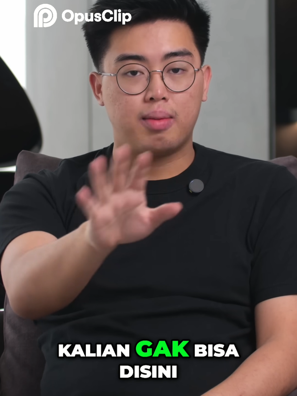 Takdir bukan sesuatu yang pasti—takdir bisa ditulis. Hidup itu kayak kapal, dan kita sendiri yang jadi nakhoda. Kalau di usia muda cuma nanam malas dan alasan, jangan kaget kalau hasilnya kosong. Apa yang ditanam, itu yang akan dituai. Arah hidup ada di tangan kita, tinggal berani atau nggak buat ngendalikan kemudi. #kalimasada #timothyronald #akademicrypto #clipper #fyp 