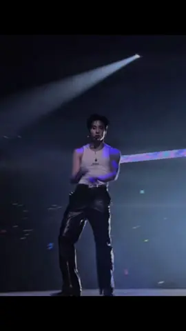misi yang ganteng lewat dulu 😅 #eric #erictheboyz #fyp #fypage  
