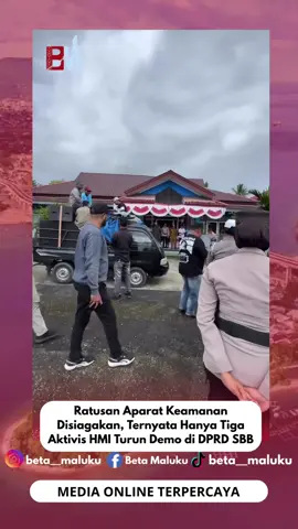 BETA-MALUKU,COM— Ratusan personil aparat keamanan dari TNI Polri dikerahkan untuk mengamankan kantor DPRD Seram Bagian Barat (SBB) di Desa Kairatu, Senin (1/9/2025). Tapi yang datang hanya tiga aktivis dari Himpunan Mahasiswa Islam (HMI). Ketiga demonstran tersebut masing-masing Aqil Alfarizqi Rahayaan, ketua HMI cabang SBB, Alwi Lussy dan Musanif Narahaubun dari BEM STKIP Seram Raya. Aqil Alfarizky Rahayaan, dalam orasinya selain menyampaikan kritik atas kenaikan gaji DPR-RI, mendesak disahkan ahan undang-undang perampasan aset koruptor dan menuntut penghapusan kenaikan pajak. Mereka juga menyampaikan tuntutan yang lebih kompleks yakni soal aset lahan milik daerah SBB yang sampai kini masih bermasalah. Selain poin tuntutan itu, kami menuntut DPRD dan pemerintah daerah memperjuangkan masalah lahan, infrastruktur dan kesehatan di Bumi Saka Mese Nusa,” ujar, Aqil dalam orasinya. Tak hanya itu, Aqil juga menuntut pemerintah daerah SBB menyelasaikan sengketa lahan serta dugaan keterlibatan oknum pemda dalam konflik agraria yang sampai saat ini belum diselesaikan. Dia juga menyinggung soal anggaran pokir tahun 2026 sebesar Rp 30 miliar untuk DPRD SBB dalan rapat dengar pendapat yang digelar belum lama ini. Selain itu, mereka mendorong dan mendesak pemerintah daerah agar percepatan pembanguan talud di dusun kelapa dua secepatnya direalisasikan. Menanggapi itu, ketua DPRD Frengky Koly, mengatakan, bahwa pihaknya selalu terbuka dan senantiasa menerima segala bentuk permintaan dan aspirasi masyarakat. 