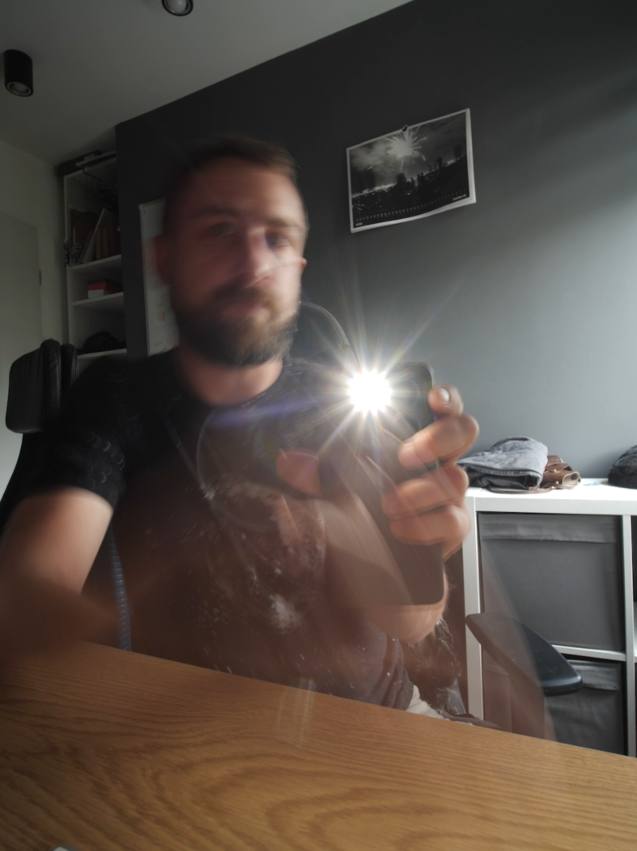 smack my flash light #stopmotion #lightpainting #theprodigy #art #modernart 