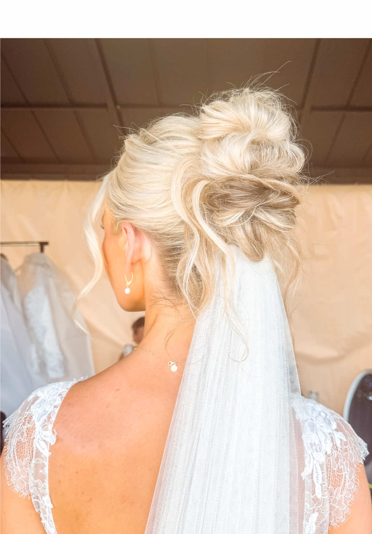 In a world where Pinterest is littered with ai hair inspo, let me show you how to actually create this one that’s starting to trend. 🤍 Using: @Kenra Professional no. 22 @SexyHair powder play lite and smooth and seal @designmehair texture spray @babylissprousa 1” extended barrel @AIIR Professional smoothing cream @wavytalkofficial thermal brush @Bed Head by TIGI wax stick @pinkpewter magnetic bracelets #weddinghairstylist #updotutorial #trendinghairstyle #bridalhairstyle #90shairstyle 